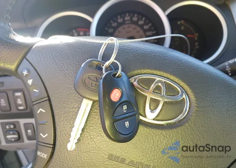 2010 Toyota Tacoma Double Cab Prerunner z USA, uszkodzony, nr VIN 5TEJU4GN2AZ712321